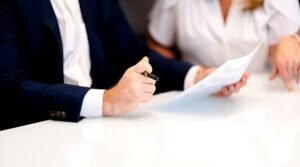 O que um advogado faz numa transação imobiliária?