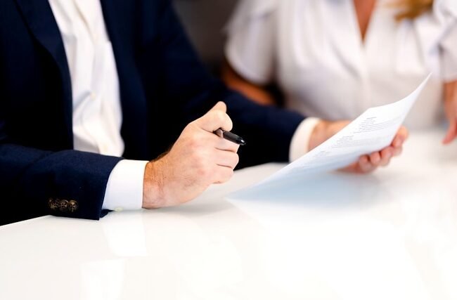 O que um advogado faz numa transação imobiliária?